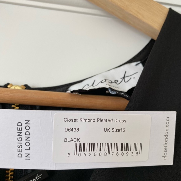 Closet London wrap front pleated midi skater dress in black ASOS - Picture 8 of 9